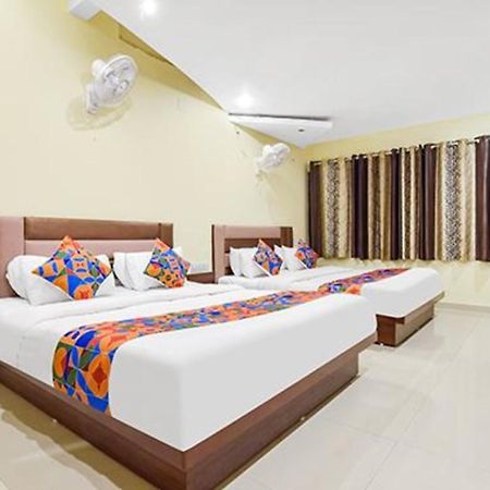 Fabexpress Poonam Palace Ahmedabad Eksteriør bilde