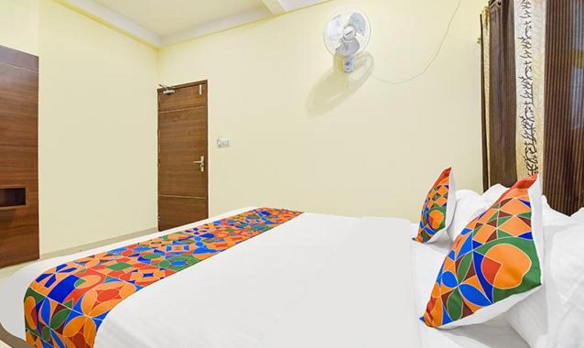 Fabexpress Poonam Palace Ahmedabad Eksteriør bilde
